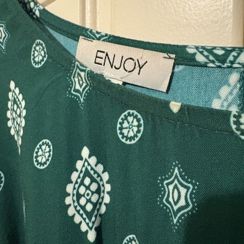 Dress with long sleeves and belt like new, green, size M
