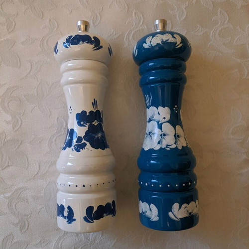 Salt and pepper grinder handmade set used, hand-painted