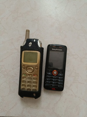 Mobile phones used, pack of 2, old models