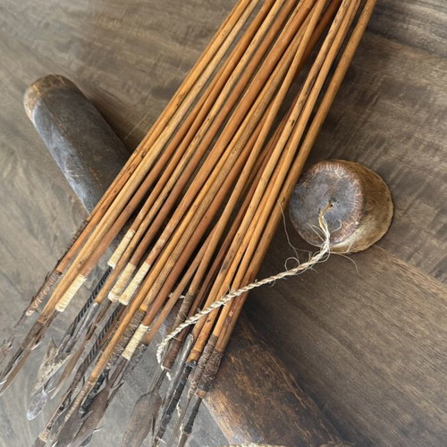 Quiver with arrows used, collectible vintage value