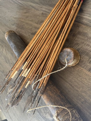 Quiver with arrows used, collectible vintage value