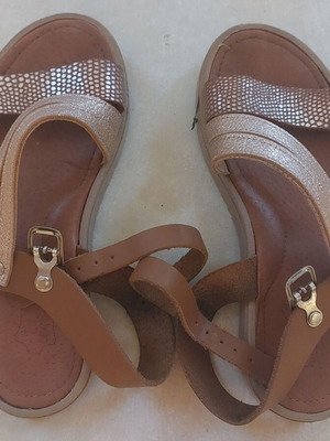 Παιδικά δερμάτινα σανδάλια BLS leather μεταχειρισμένα, Νο 31, καφέ με ασημί λεπτομέρειες