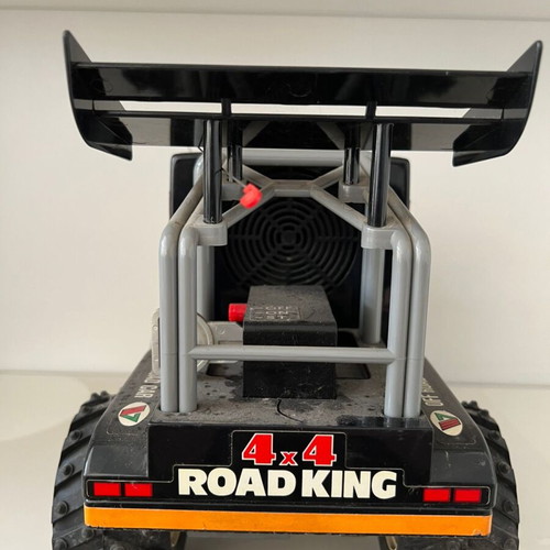 Taiyo remote control car like new, collectible from 1980s