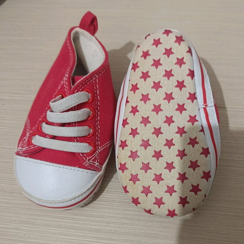 Baby shoes 9-12 months like new from Primark