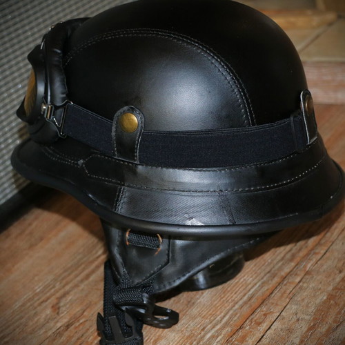 Motorcycle helmet replica 2WW with yellow goggles black size L