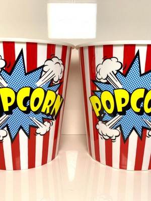 Pop corn buckets set of 2 plastic like new