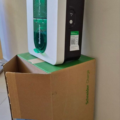 Schneider Charge home charger 7.4/11/22KW 1P/3PN T2S