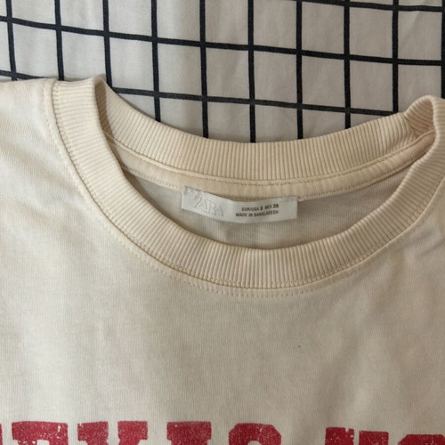 Zara t shirt women’s beige used with visible stain