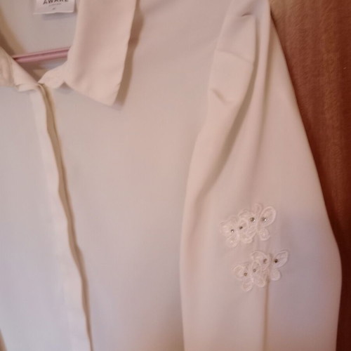 Aware women's shirt size M like new, white and beige