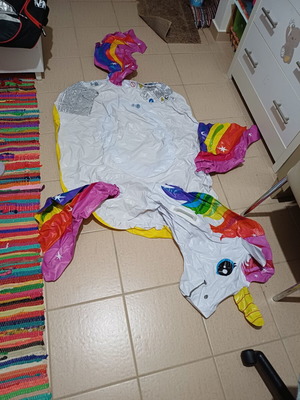 Children's inflatable unicorn like new