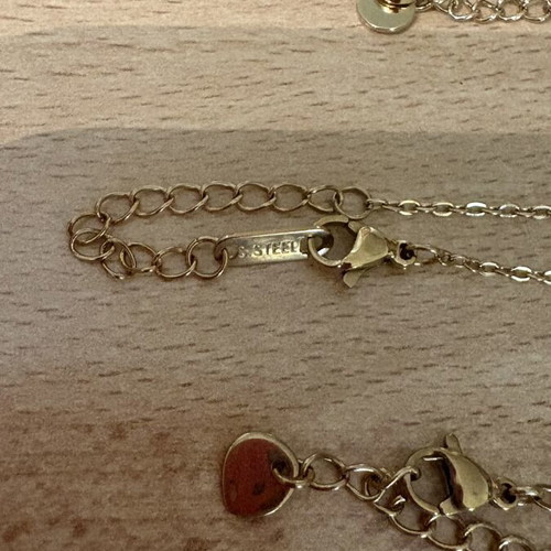 Stainless steel necklaces and bracelets, gold and silver colors