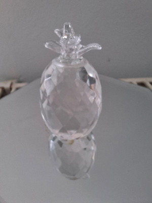 Crystal decorative pineapple like new