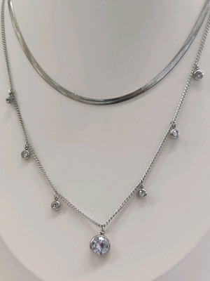 Steel necklace with many rhinestones new, silver