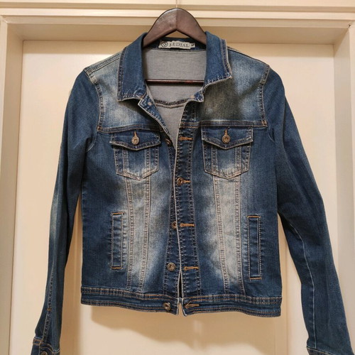 Redial denim jacket like new with acid wash, size M