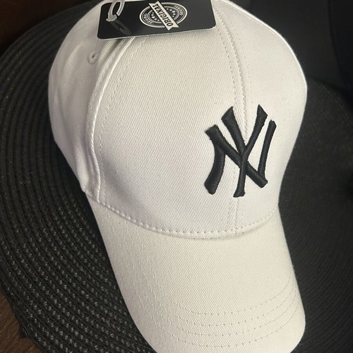 New Era hat new, white, one size