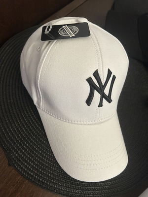 New Era hat new, white, one size