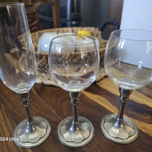 Crystal glasses with pewter stems like new, set of 9