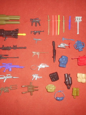 G.I.JOE accessory pack used, 33 pieces