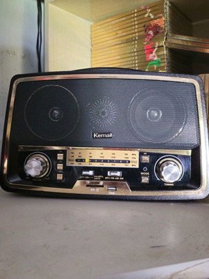 Kemai retro radio with USB and SD like new, vintage design