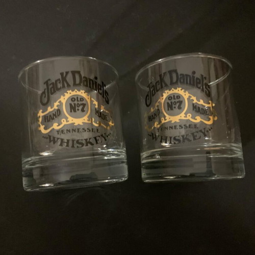 Set of 2 whiskey glasses with Jack Daniel's logo like new