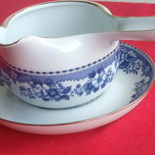 Vintage sauce boat from German porcelain Hutschenreuther like new