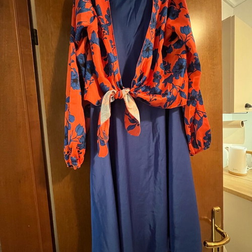 excellent skirt top set unworn