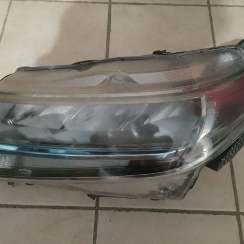 Suzuki Vitara Left Headlight hybrid, like new