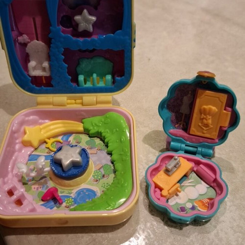 Polly Pocket toy set without figures