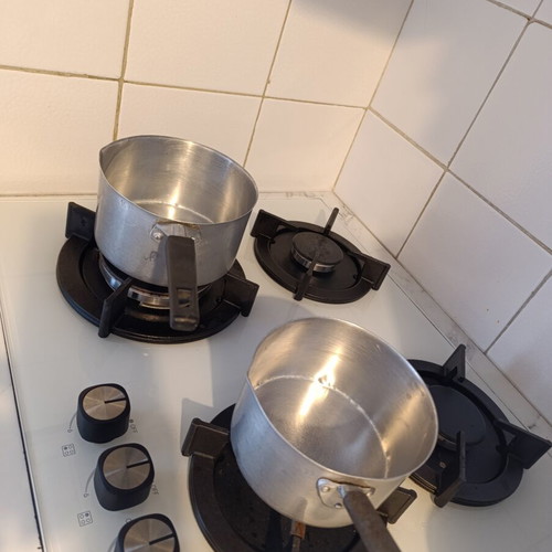 Aluminum saucepans set of three small