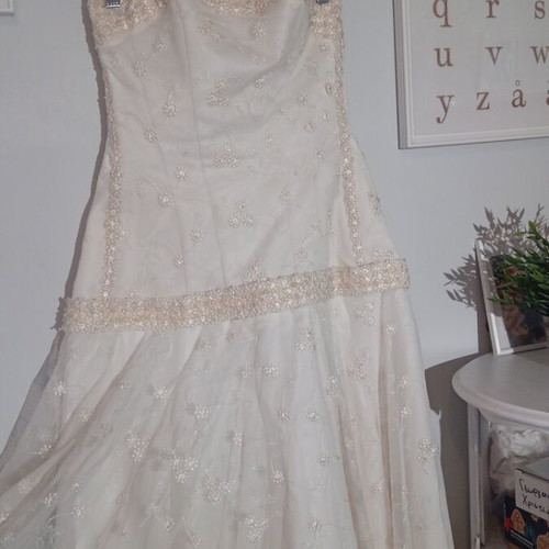 Boho wedding dress used with adjustable bust