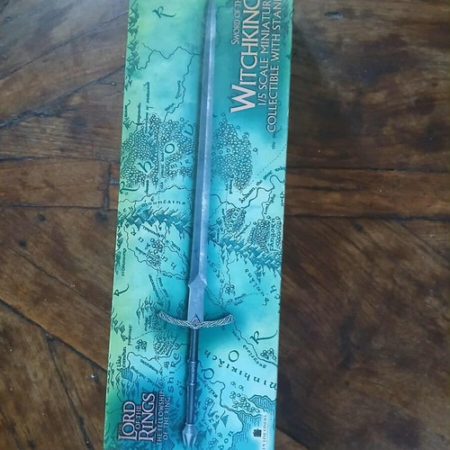Lord of the Rings Witchking collectible miniature sword new with stand