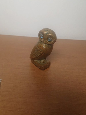 Owl metal figurine like new, table decor