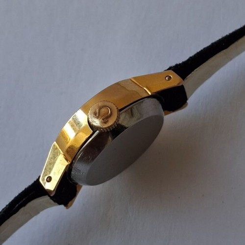 Omega retro 1980 women's wristwatch, Swiss collection
