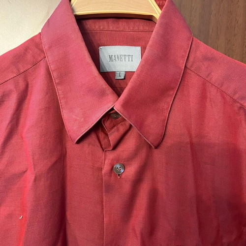 Maneti shirt large like new