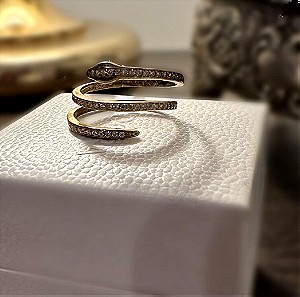 Σπειρωτό δαχτυλίδι φίδι με μικρά ζιργκόν