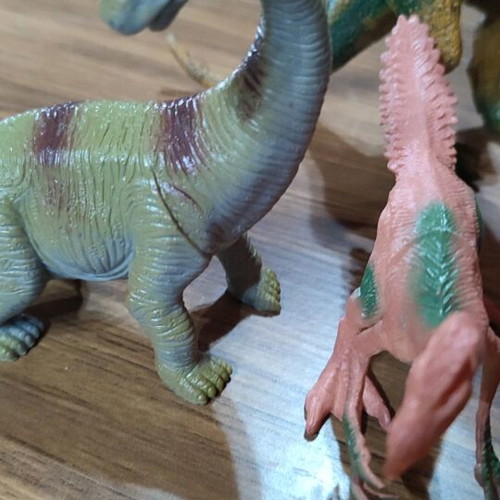 Dinosaur Figures set of 15 like new, plastic