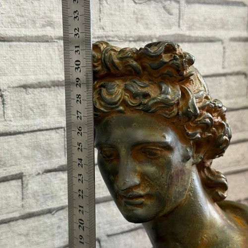 Decorative bust in classic style used with bronze effect