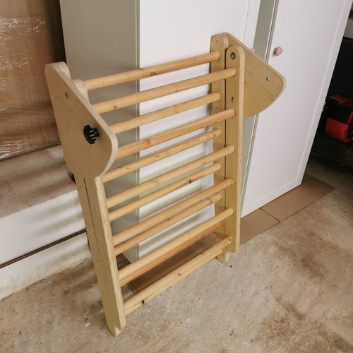 Climbing Triangle like new, wooden kids climbing frame