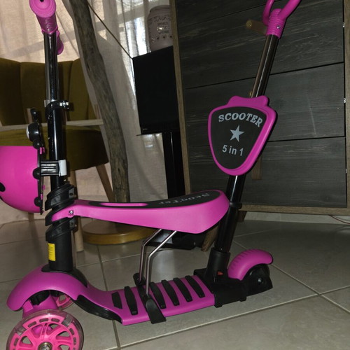 Children's Foldable Scooter 501 Three-Wheel with Seat, Fuchsia, New