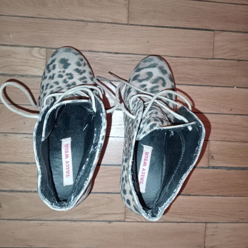 Tally Weil winter leopard platform shoes like new, multicolor