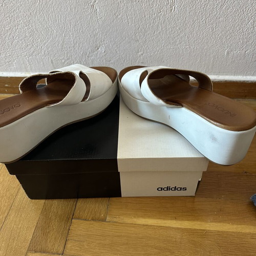 Inuovo white platform slippers used, size 37