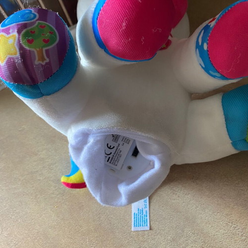 Musical Unicorn like new with Greek sounds