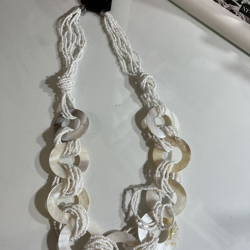 Necklace white summer like new with tag