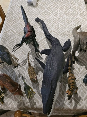 Dinosaur collection like new