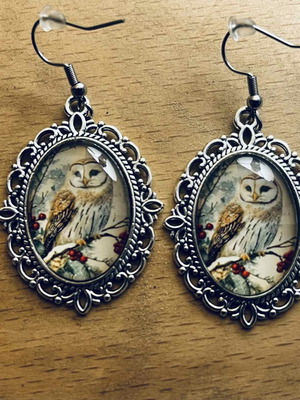 Vintage woodland owl earrings in ornate silver frame like new