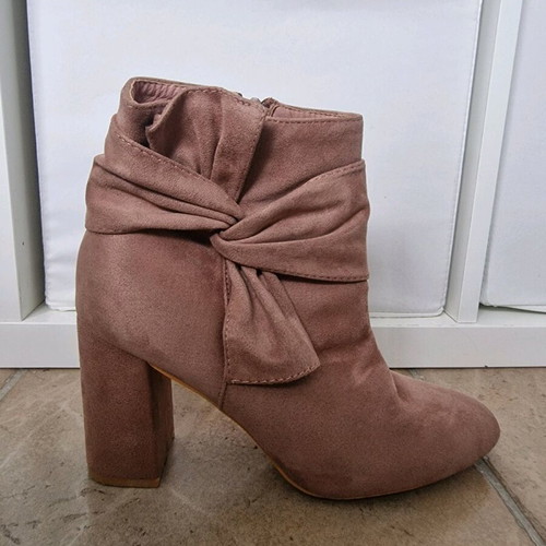 Pink boots type castor used, size 39