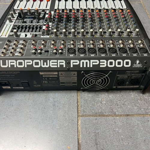 Behringer PMP-3000 used 900W microphone mixer console
