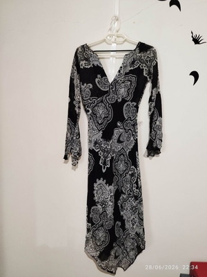 Asymmetric long dress XS black and white like new
