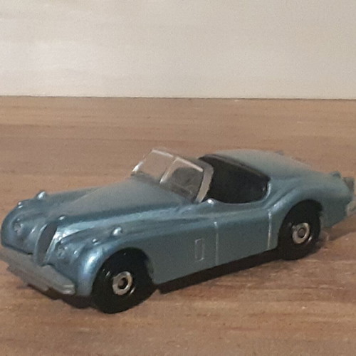 Hot Wheels Jaguar XK 140 toy car like new