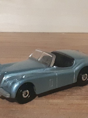 Hot Wheels Jaguar XK 140 toy car like new